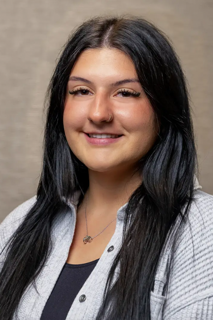 CAM-Lindsey-Headshot-Web-0001
