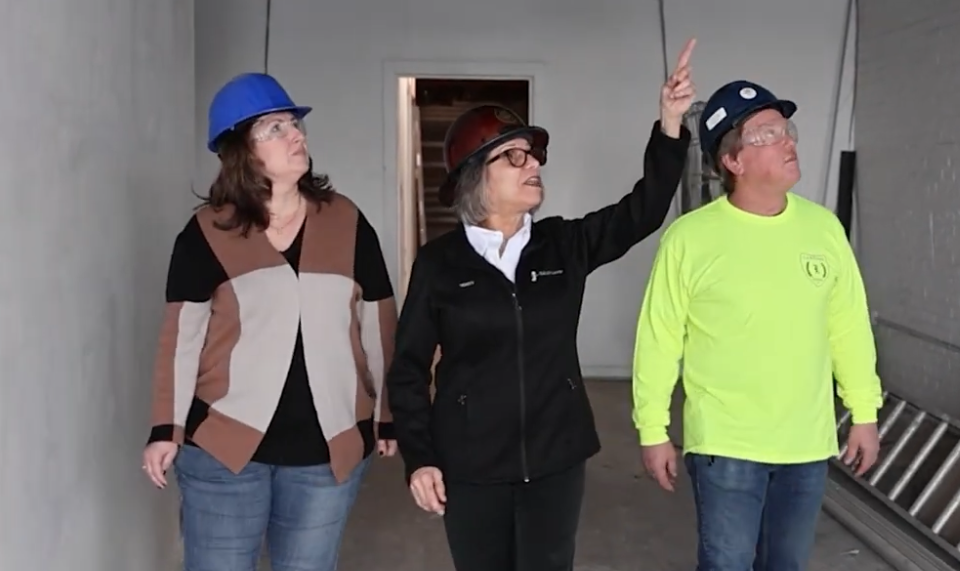 Overhead Door Safety: Protecting Workers on Sites